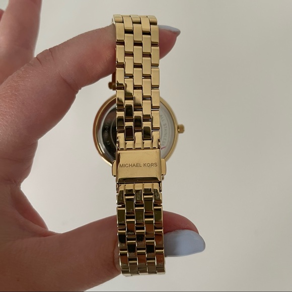 MICHAEL KORS pave two-tone watch (gold) - Picture 3 of 7